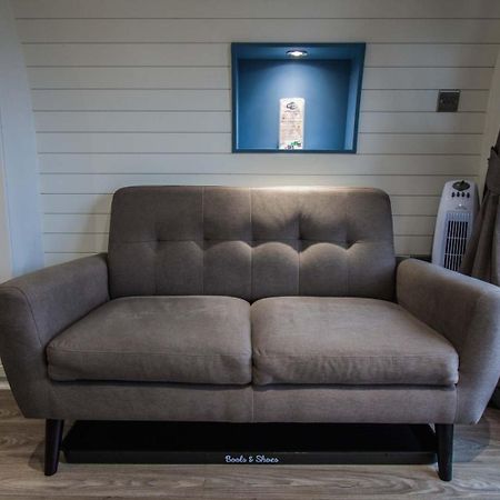 High Oaks Grange - Glamping Hotel Pickering Szoba fotó