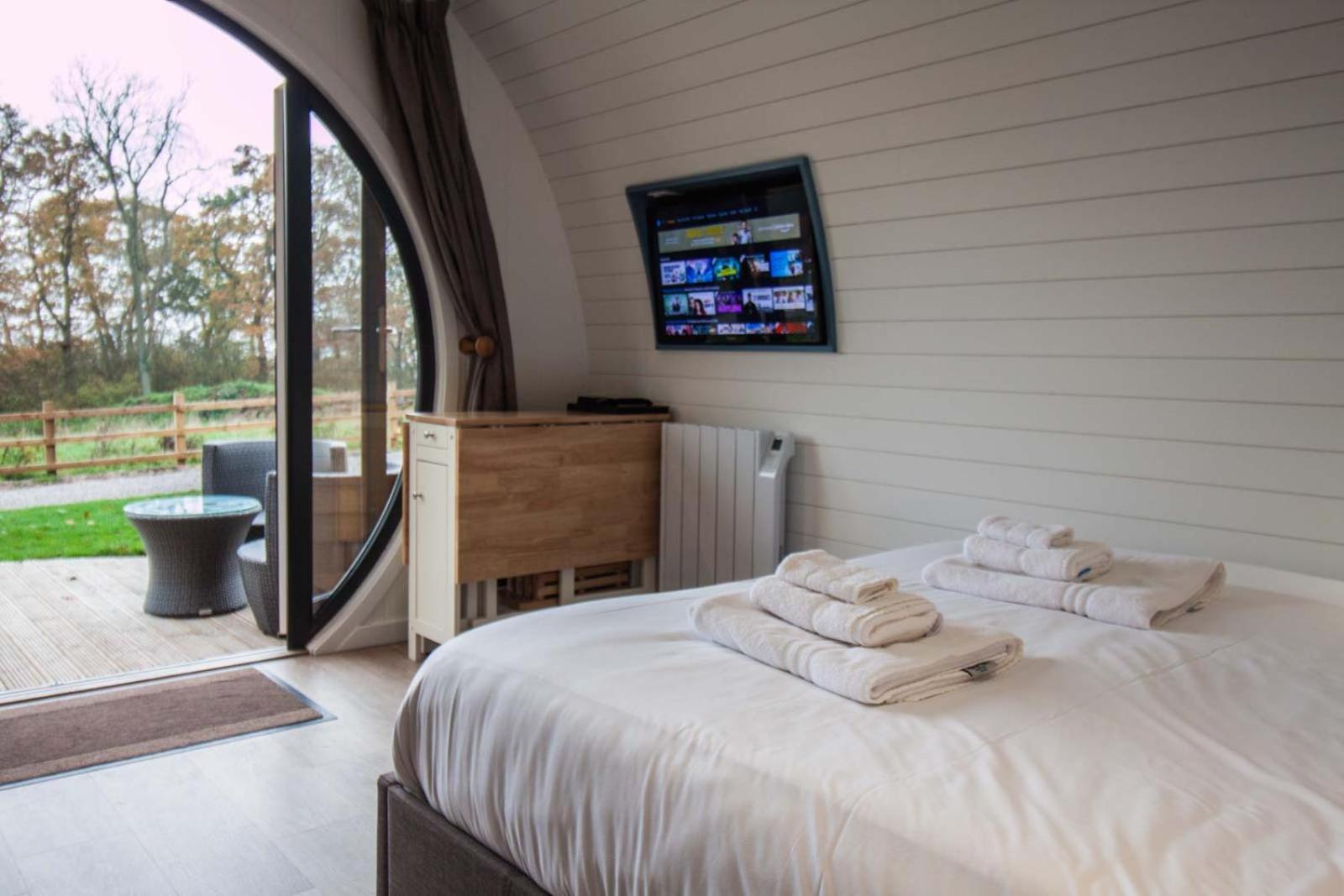 High Oaks Grange - Glamping Hotel Pickering Szoba fotó